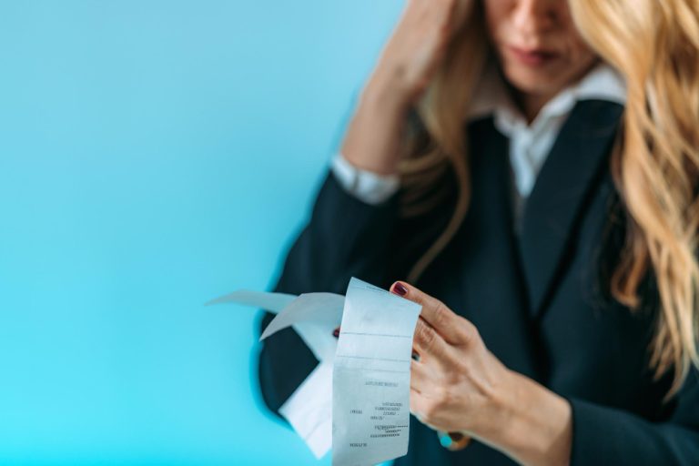 Come affrontare i debiti senza rischiare?