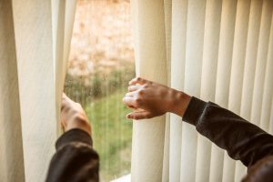 Le Zanzariere Plissettate: Quali Sono i Benefici e i Limiti?